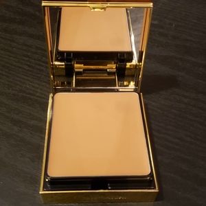 Elizabeth Arden Flawless Finish